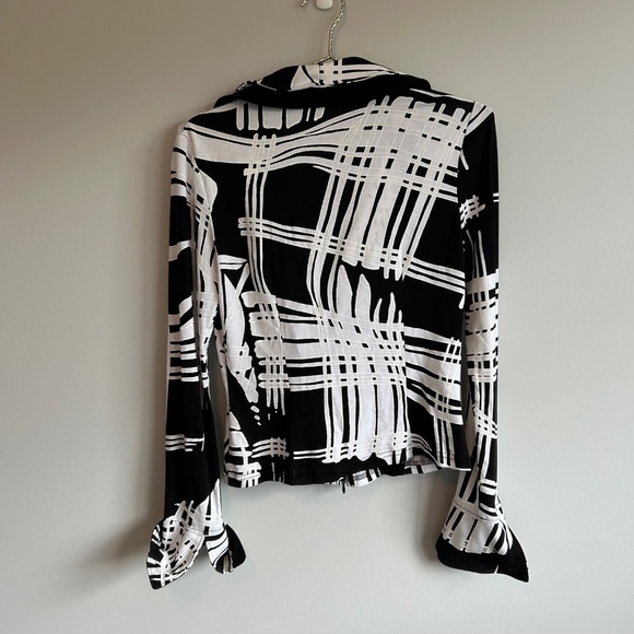 Joseph Ribkoff black and white zip front top with double collar and cuffs Size 8 - Picture 9 of 10